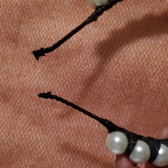 NWT Pearl Embellished Black Hairband - Picture 6 of 8